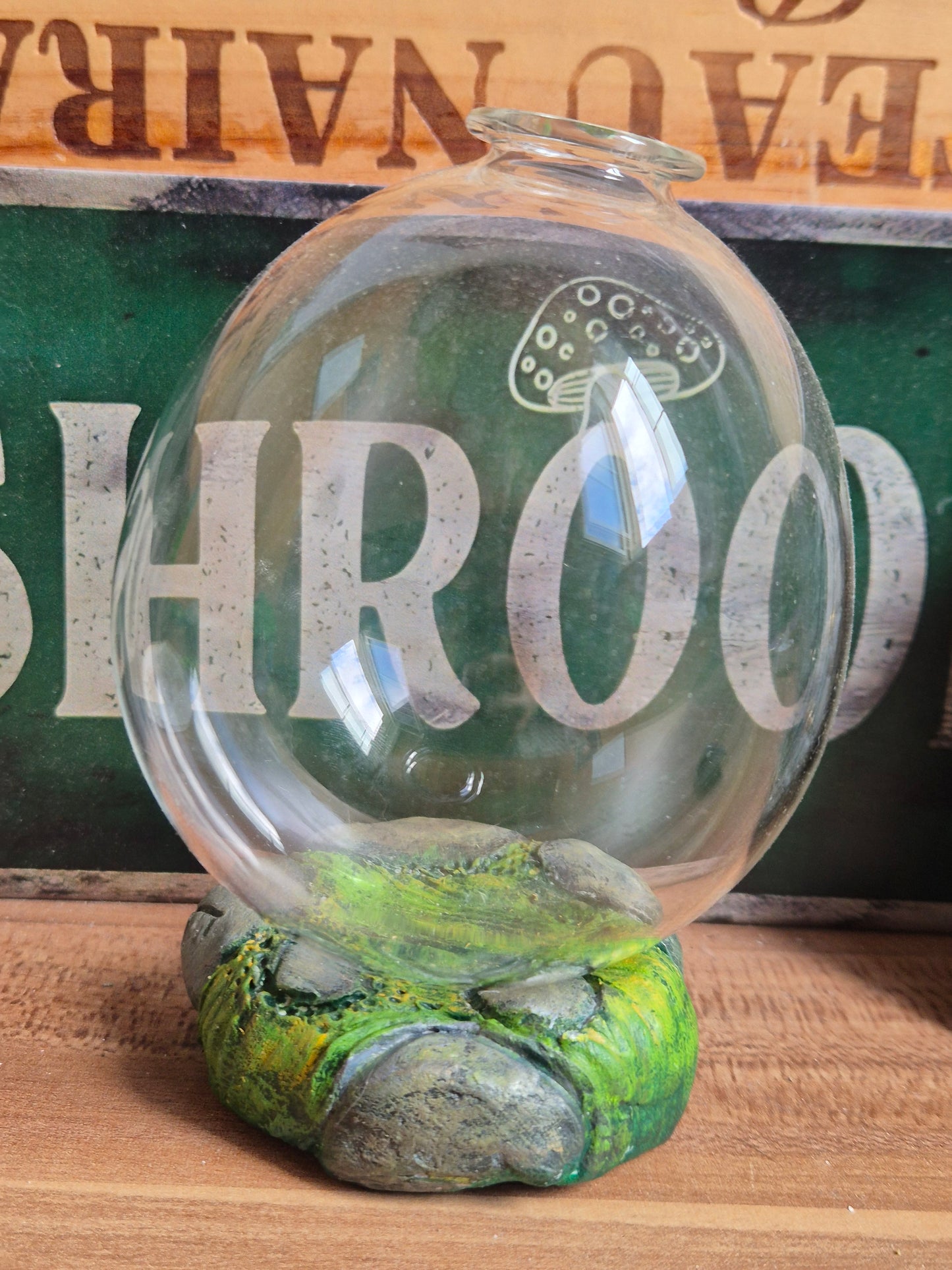 🌿 Vase féerique – Socle pierre