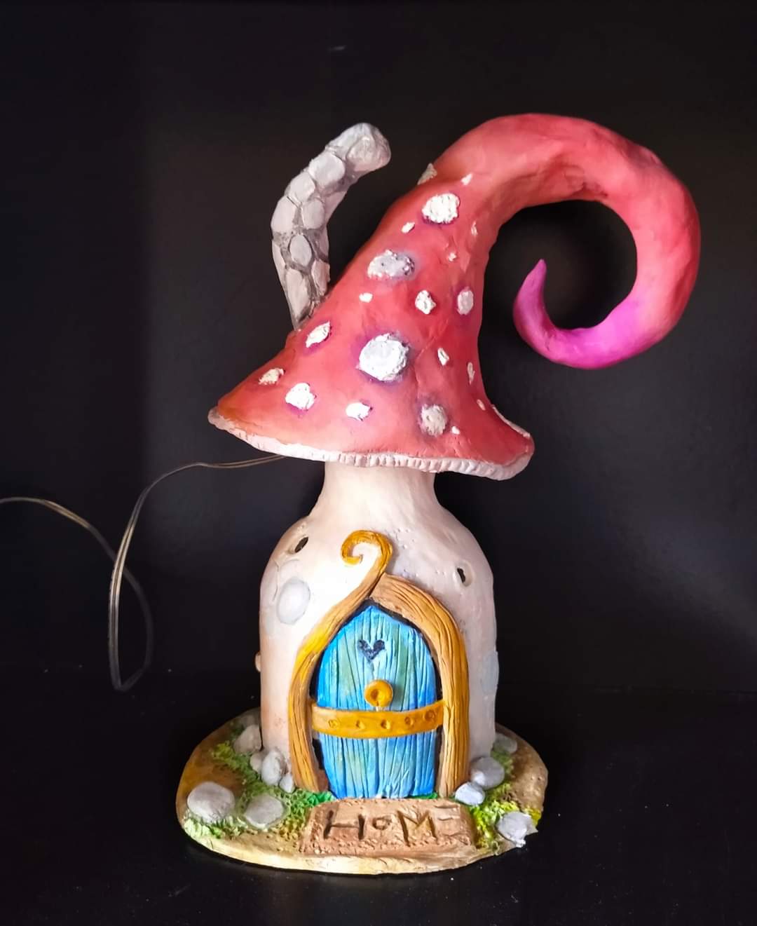 đMaison Champignon Féérique â Toit Rose en Spirale & Porte Bleueđâđ«